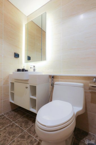 Bán chung cư cao cấp Vinhomes D'Capitale, tòa C7, 2 ngủ, 82m2, sổ đỏ chính chủ. LH: 0967.069.366