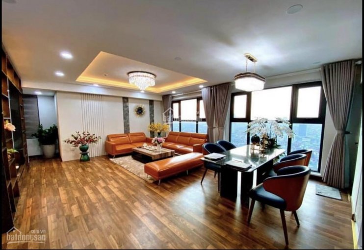 Duy nhất căn hộ ngoại giao chung cư Vinhomes diện tích 112m2, 3PN sổ hồng lâu dài lh 0967593883