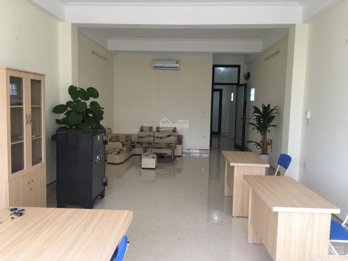 Văn phòng 30 - 55m2 tòa VP 8 tầng MP 199 Quan Hoa, full DV, SD ngay, VT đẹp, giá tốt 0964.05.2828