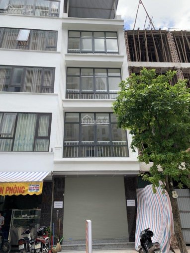 Cho thuê nhà riêng phố Trần Hữu Tước, DT 50m2 x 4 tầng, MT 4m, riêng biệt, giá 20 triệu (có TL)