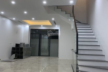 Cho thuê nhà KĐT cao cấp Phùng Khoang Nam Từ Liêm HN DT 70m2, 6 tầng thông sàn nhà mới giá 30 tr/th