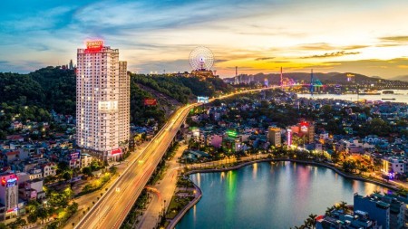 Bán căn hộ full nội thất 5* Ramada by Wynham căn hộ dịch vụ khách sạn đầu tiên tại Hạ Long