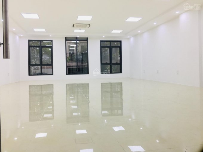 Cho thuê văn phòng 100 m2, giá 13 triệu/tháng