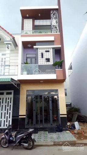 Cho thuê nhà MT Nguyễn Tri Phương, Quận 10 (7x15m) trệt 2 lầu, lề rộng thoáng. Giá 90 tr/th