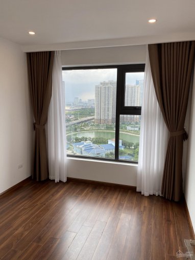 Tôi chủ thật cần bán cực gấp căn hộ 3pn DT 108m2 để trả nợ gấp. Giá giao bán luôn chỉ hơn 3tỷ