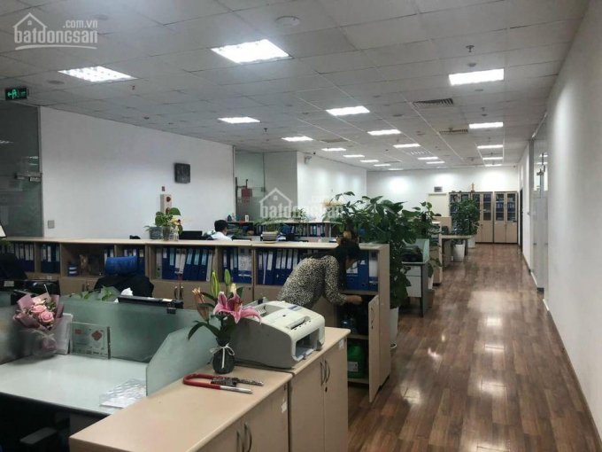 Chính chủ cho thuê sàn văn phòng 300 và 600m2 giá rẻ tại tòa VNT Ngã Tư Sở - Thanh Xuân - Hà Nội