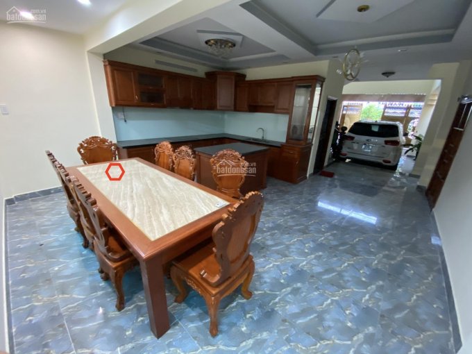 MT Nguyễn Văn Công 6.5 x 25m, 1 trệt, 3 lầu, 5PN, 5WC, fulL ML