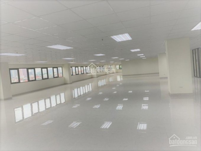 Văn phòng siêu đẹp mặt đường Nguyễn Hoàng, vuông vắn dễ chia phòng, free tất cả các dịch vụ
