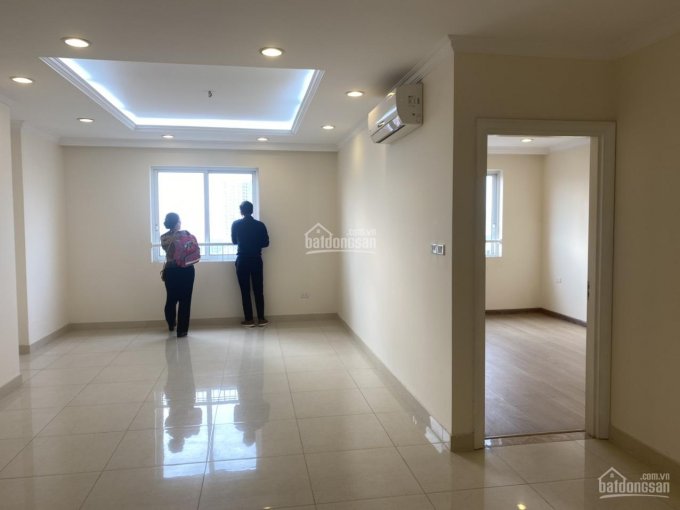 3.4 tỷ sở hữu CH 88m2 mặt đường Lạc Long Quân, cách hồ Tây 200m, đã có sổ đỏ, full nội thất