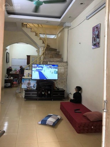 Cho thuê nhà 2,5 tầng (ở theo hộ gia đình) tại phố Cảm Hội, quận Hai Bà Trưng, Hà Nội
