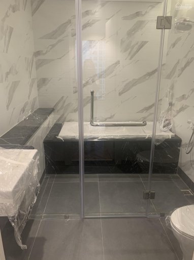 (Giá thật) chính chủ bán gấp căn 10 98m2 3PN 2 WC tầng trung giá 4.5 tỷ chung cư King Palace