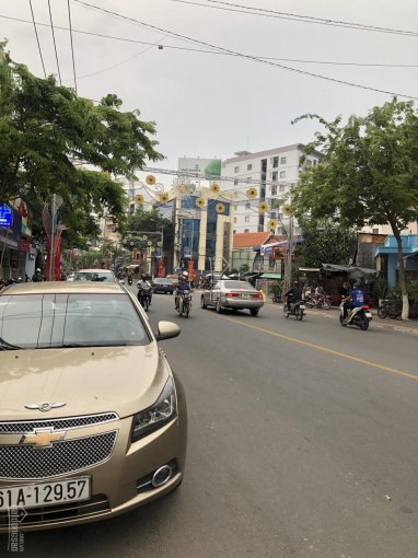 Cho thuê nhà 1 trệt 4 lầu mặt tiền Văn Công Khai, ngay ngã 6 chợ TDM