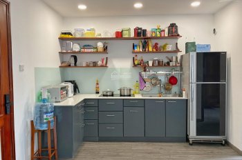 Về quê kinh doanh nên mình cần bán gấp căn hộ vị trí đẹp, đã làm lại nội thất cao cấp và sang trọng