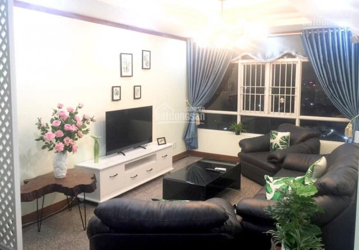 Cần bán gấp căn hộ nằm trong khu căn hộ cao cấp Giai Việt, 854 đường Tạ Quang Bửu, phường 5, Quận 8