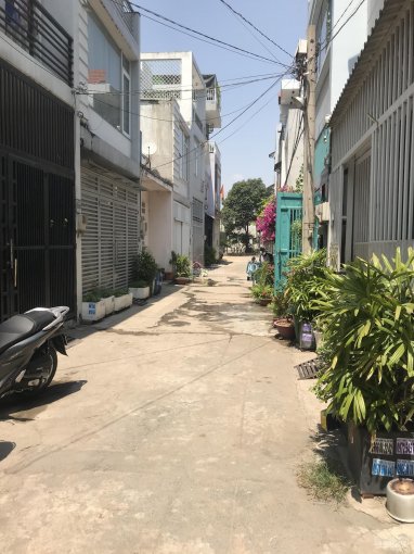 Cho thuê nguyên căn nhà trệt gác lửng đường số 10, Linh Xuân, DT 51m2, hẻm xe hơi giá 5.5tr/tháng