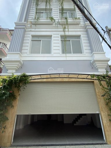 Cho thuê nhà 2 mặt tiền Nguyễn Thiện Thuật, gần Nguyễn Thị Minh Khai, Quận 3, diện tích: 4,5x18m