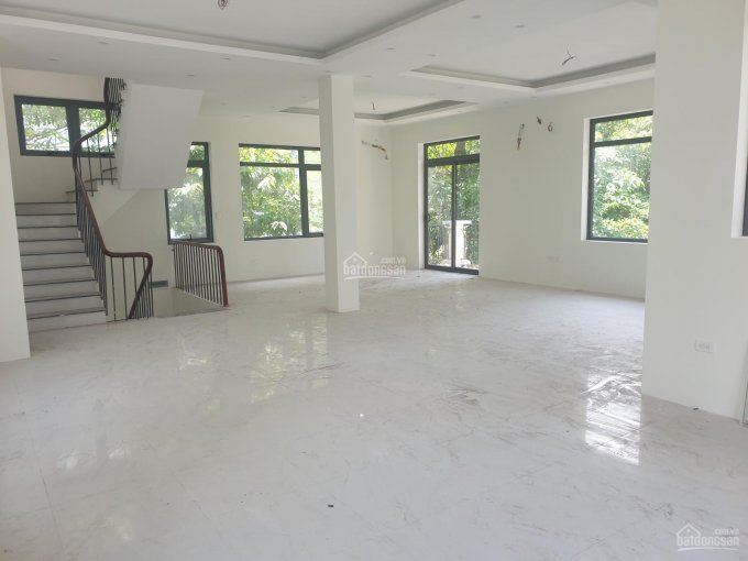 Cho thuê sàn văn phòng 130m2 tại Ngụy Như Kon Tum, giá 21 tr/th sàn mới thông sàn. Mặt tiền 20m