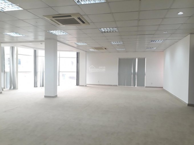 Văn phòng full nội thất 40m2 - 130m2 sử dụng - trung tâm Phú Nhuận