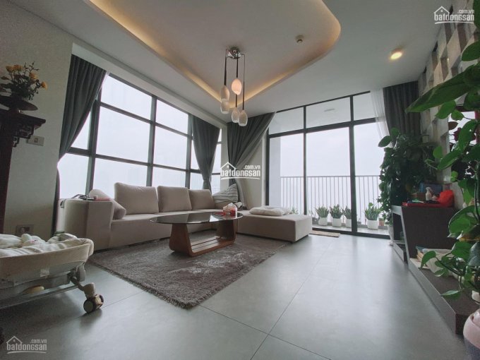 Chính chủ cần bán căn hộ tại New Skyline Văn Quán dt 180m2, 4PN, 3WC, full nội thất, giá 5.8 tỷ