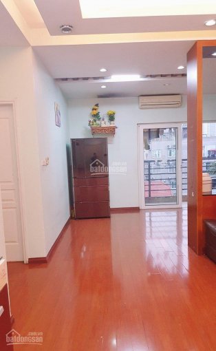Bán căn hộ D5C đường Trần Thái Tông, Cầu Giấy. DT 86.22m2, chia 2 phòng ngủ, 1WC cửa vào Đông Nam
