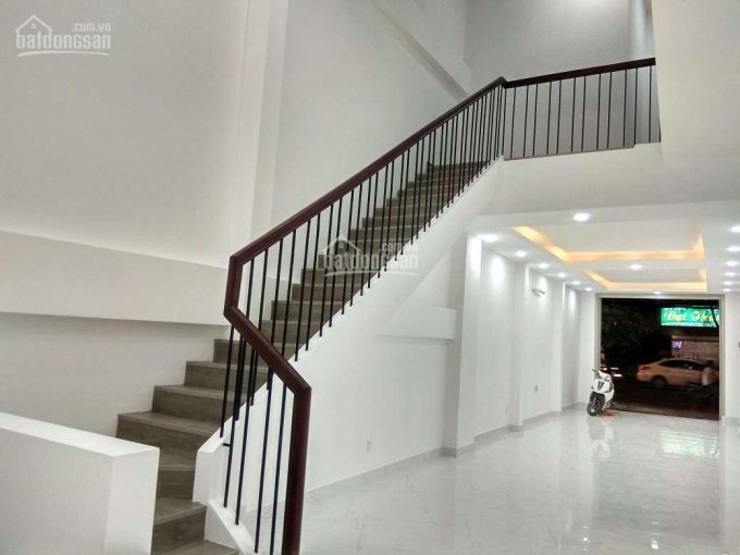 Nhà mới cho thuê cách mặt tiền Lê Văn Sỹ 50m, Quận 3 gần ngã tư Trần Quang Diệu. Liên hệ Ms. Linh