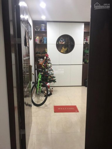 Cần bán căn góc 138m2 tòa N04B, full NT đầy đủ, xịn sò. Giá 4,5 tỷ, TK 3PN, 2WC, 1 phòng thay đồ