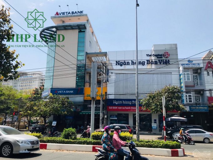 Đường Đồng Khởi: Cho thuê nhà mặt tiền DT: 4,5x25m, 1 trệt 3 lầu, 7PN gần Bệnh viện Đồng Nai