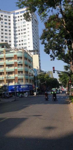 Cho thuê tòa nhà 2 mặt tiền 187 Nguyễn Văn Trỗi, 22x35m, 1 hầm, 4 lầu, DTSD: 2.000m2. 0912124068
