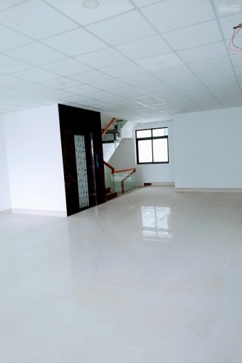 Cho thuê nhà MT Nguyễn Thị Nhung, DT 7x20m, 6 lầu, có thang máy, vị trí đắc địa, chỉ 45 triệu/tháng