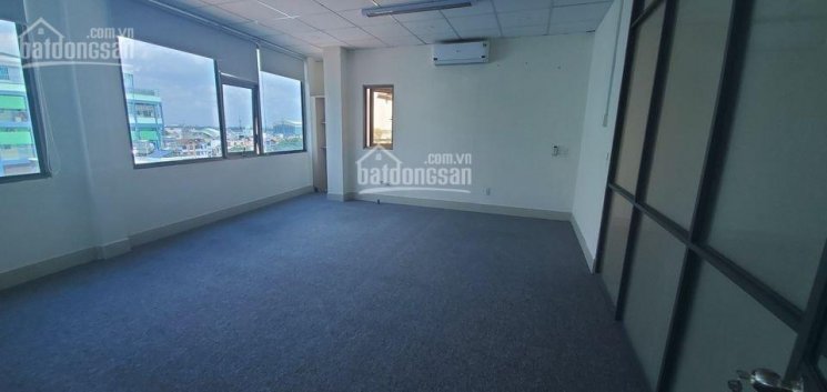 30m2 văn phòng nhà lô góc mặt kính thoáng sáng rộng, sàn mới đẹp giá tốt