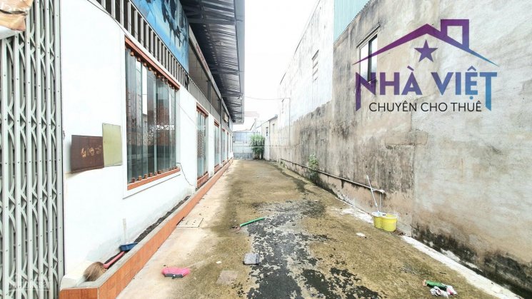 Cho thuê hơn 1000m2 mặt tiền Phạm Văn Thuận