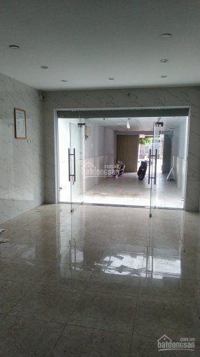 Cho thuê tòa văn phòng ở số 132 Cầu Bươu, Thanh Trì Hà Nội. DT từ 35-80m2, giá từ 3.9 triệu