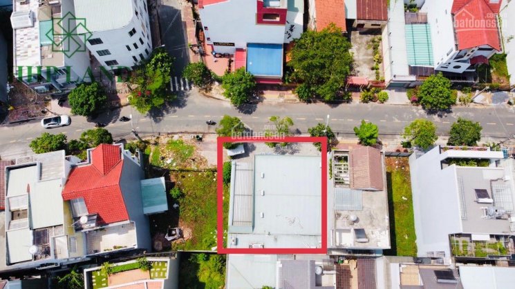Sang mặt bằng kinh doanh đã có sẵn khung nhà chắc chắn rộng 320m2 với giá thuê chỉ 10 triệu/tháng