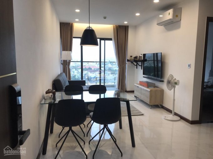 Bán gấp cao ốc Res 11, Quận 11, 75m2, 2pn, sổ hồng, view quận 1, giá bán: 3.2 tỷ LH O903 833 234