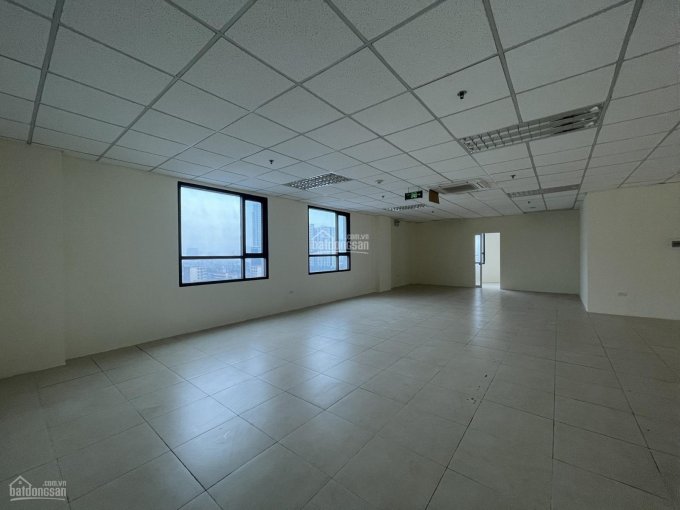 Cho thuê văn phòng phố Trần Bình - 160m2, giá 24 triệu/tháng, đủ đồ cơ bản