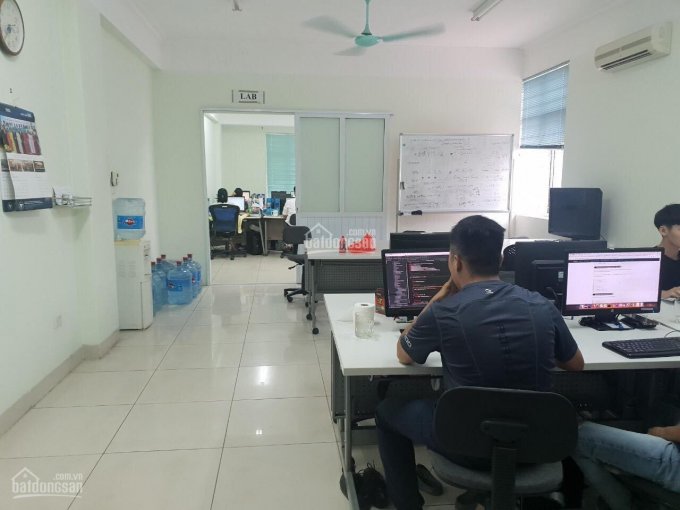 Cho thuê văn phòng, studio 100m2 tại Hoàng Ngân - Lê Văn Lương, Thanh Xuân, giá hợp lý