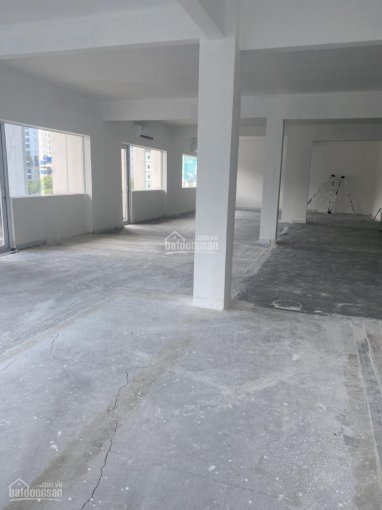 Cho thuê văn phòng trung tâm Quận 1, DT 100-200-380m2, có thang máy, miến phí nước, giá tốt