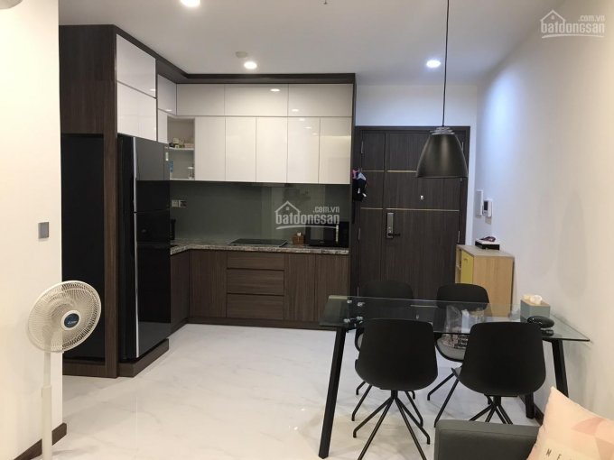 Bán gấp cao ốc Res 11, Quận 11, 75m2, 2pn, sổ hồng, view quận 1, giá bán: 3.2 tỷ LH O903 833 234