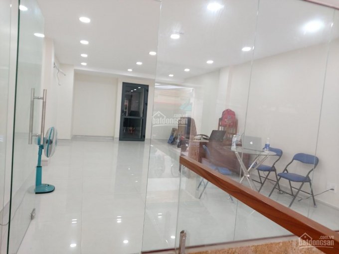 Cho thuê văn phòng có nội thất đường Lê Văn Huân, Phường 13, Tân Bình