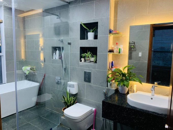 Bán Cao Ốc Phú Nhuận, 145m2 3PN, 2WC, có nội thất 5.5 tỷ, LH 0909''68''58''74