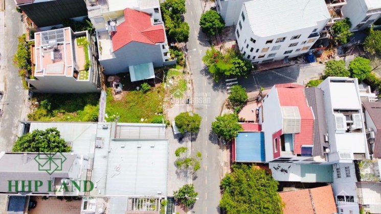 Sang mặt bằng kinh doanh đã có sẵn khung nhà chắc chắn rộng 320m2 với giá thuê chỉ 10 triệu/tháng