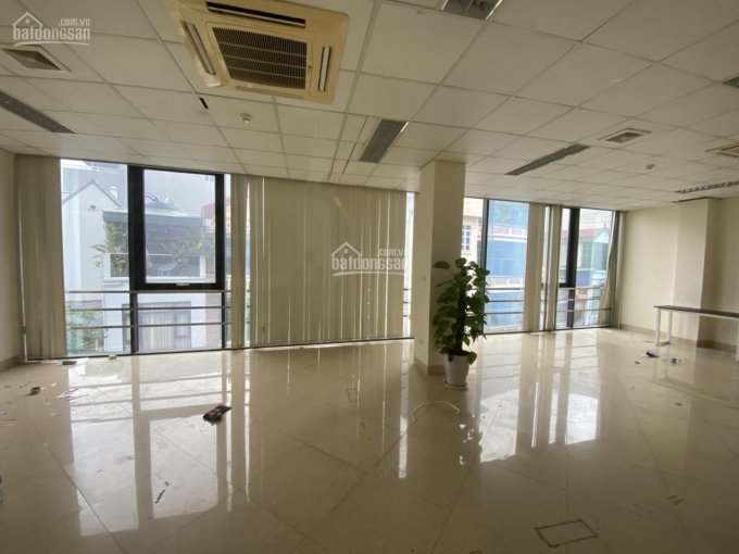 Cho thuê sàn văn phòng tại Ngã Tư Sở - Thanh Xuân - Hà Nội, DT 130m2 giá 15 triệu/th free 5 xe