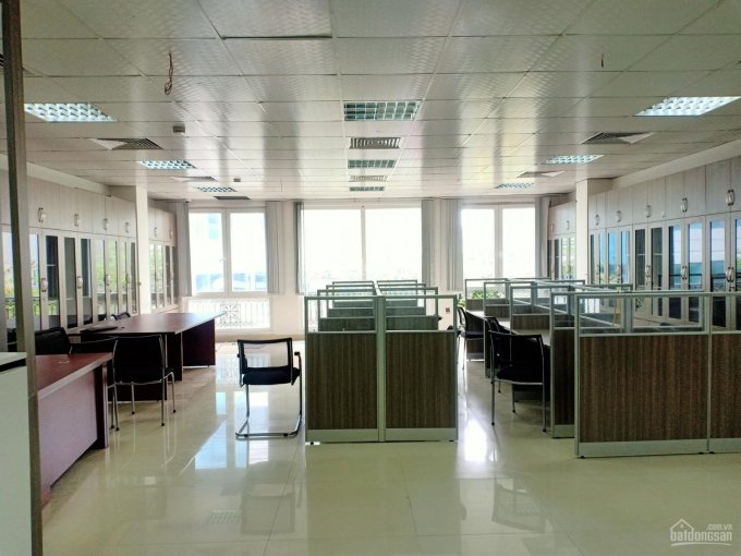 Chính chủ cho thuê văn phòng 250m2 tại Quang Trung, Hà Đông 140k/m2/th, có sẵn phòng họp