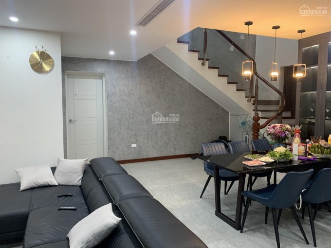 Bán penthouse thông tầng chung cư ngay quận ủy Hà Đông dt 191m2, 4.8 tỷ thu về