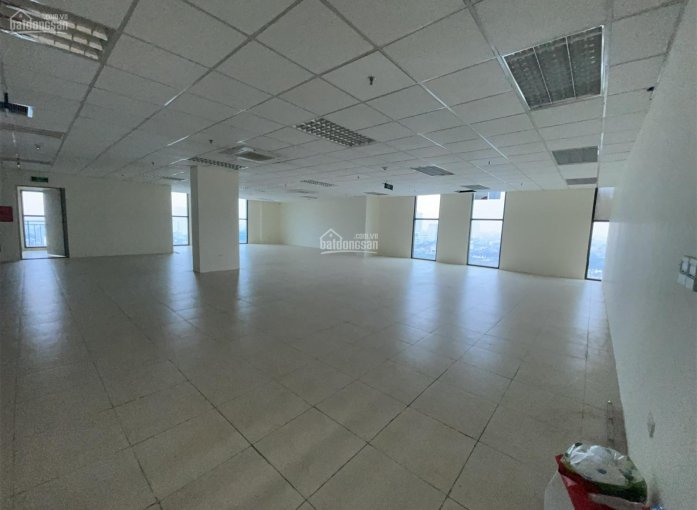 Cho thuê văn phòng phố Trần Bình - 160m2, giá 24 triệu/tháng, đủ đồ cơ bản