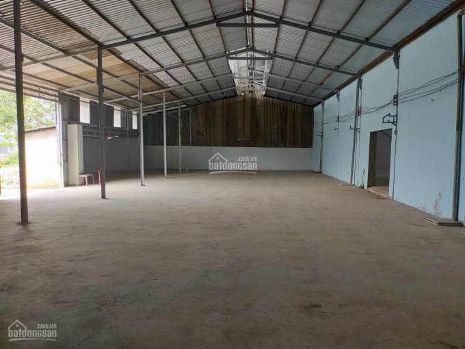 Cho thuê nhà xưởng 2000 m2 Hóc Môn