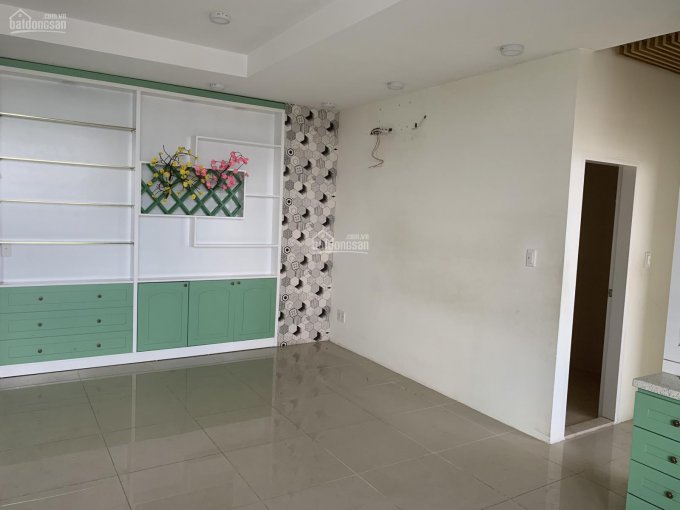 Chính chủ bán gấp căn hộ Hoàng Kim Thế Gia, ngã tư Bốn Xã, DT: 84m2, 3PN, 2WC. LH: 0938242128