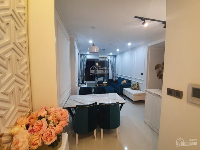Cho thuê căn hộ 2 PN 2 WC, 81m2 Sài Gòn Royal, nội thất cao cấp giá chỉ 18 tr/th. LH 0935632741