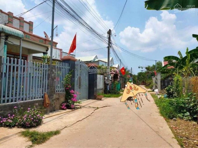 Chính chủ bán căn nhà cấp 4 xinh xắn, sổ riêng, thổ cư, cách chợ và UNND xã Sông Trầu chỉ 500m