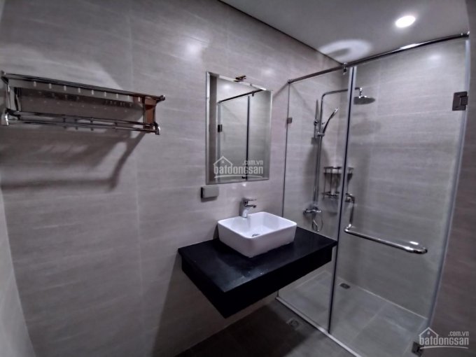 Cắt lỗ căn 78m2, 2PN 2WC, đầy đủ nội thất, tầng đẹp view Mỹ Đình, CC Goldmark City, sổ đỏ chính chủ